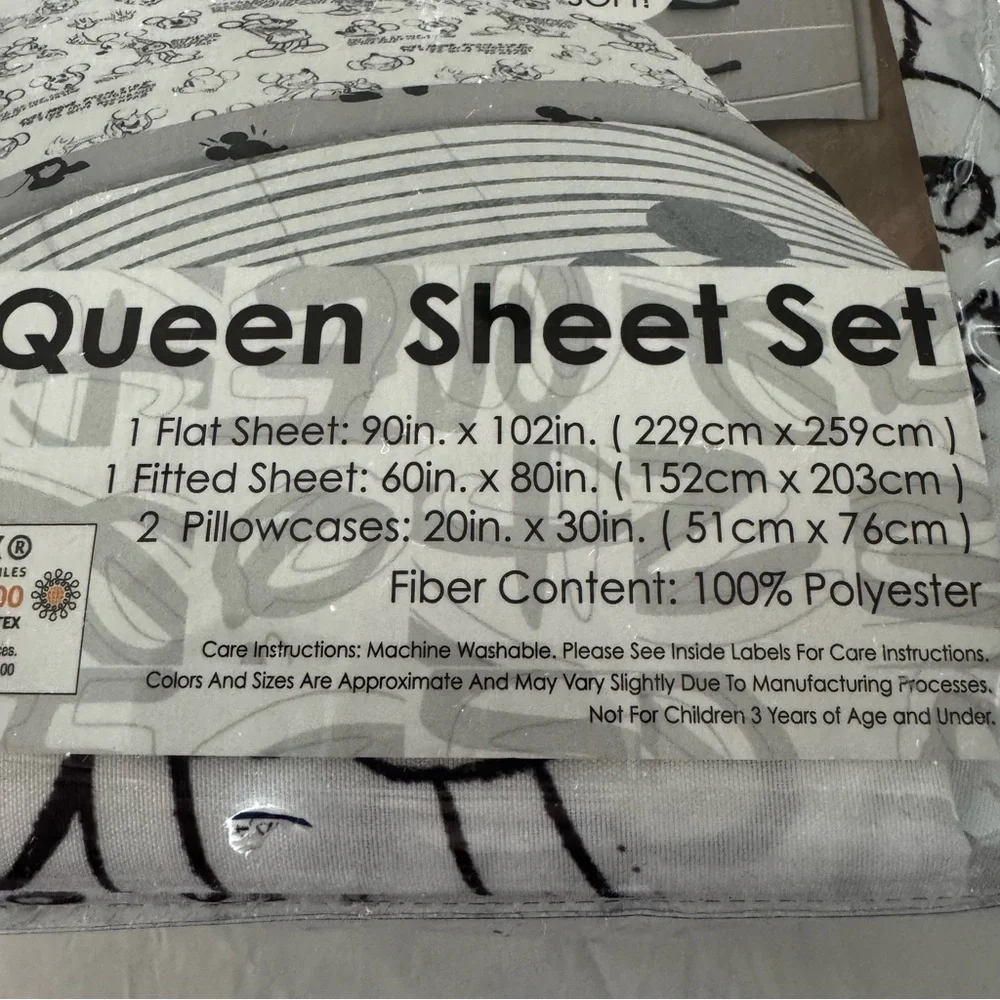 Disney QUEEN Sheet Set - Black and White NEW! - Picture 7 of 13
